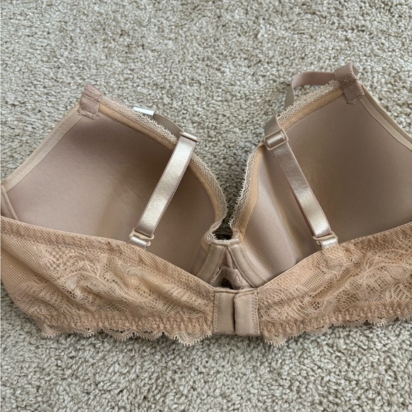 Size 36C tan cream brown Calvin kelvin   Material is polyester - Picture 2 of 2